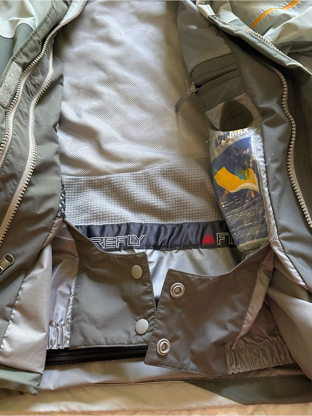 Hooded shell/rain jacket - Picture 13 of 16